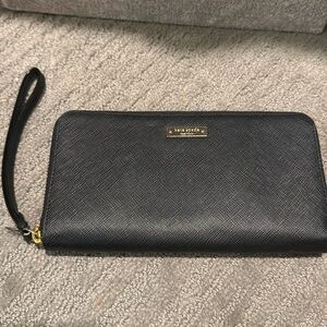 Black Kate Spade wristlet